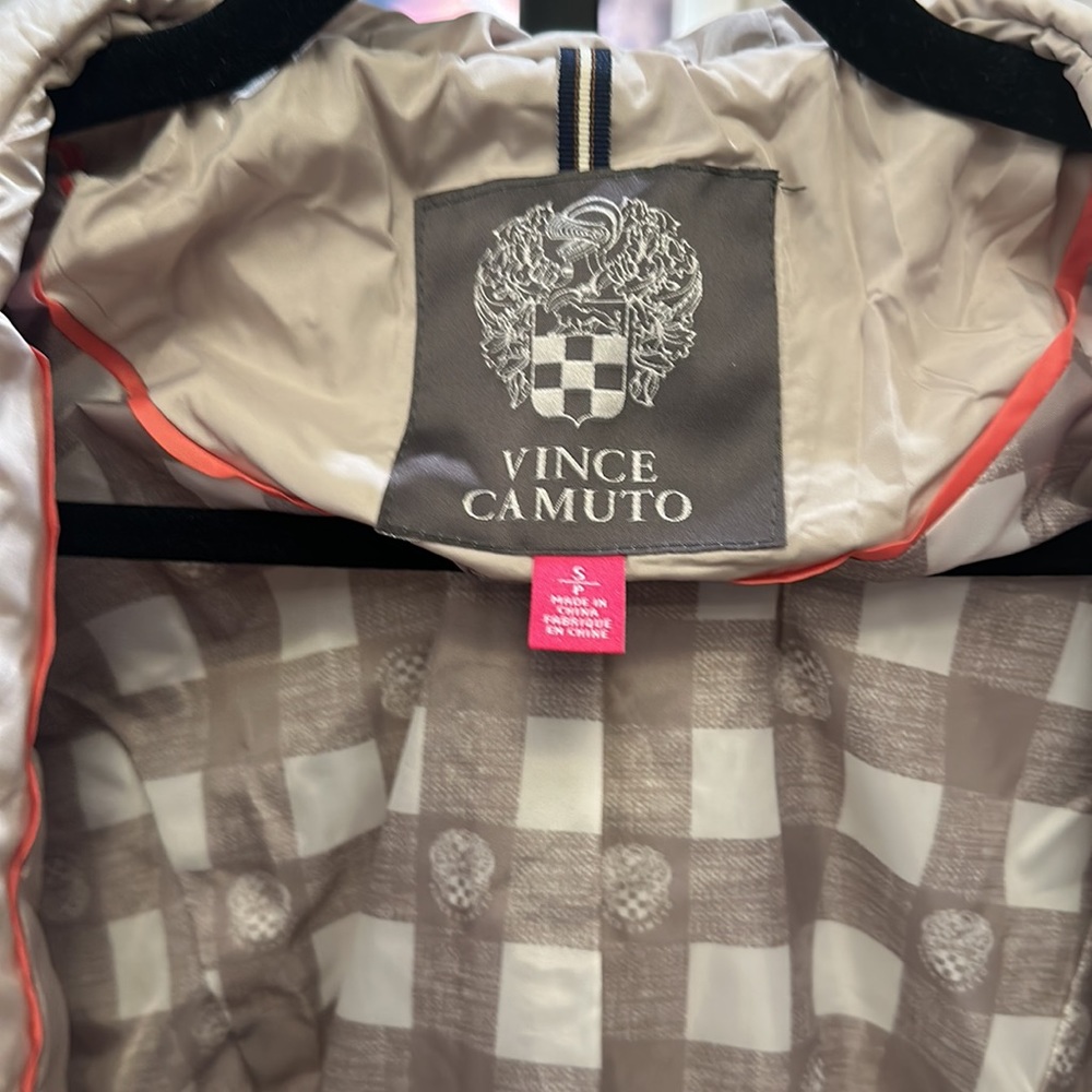VINCE CAMUTO women’s Belted Hooded Quilted Jacket - Picture 15 of 16